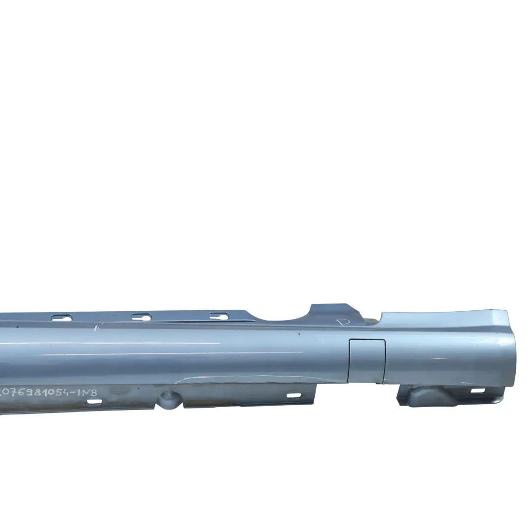 Seuil Porte Couvre Bas Caisse Droite Bleu Indigolite 230 pour Mercedes A207 AMG à propos du numéro de pièce A2076981054 Mercedes A207 AMG Seuil Porte Couvre Bas Caisse Droite Bleu Indigolite 230 - SKU A2076981054-INB - Numéro de pièce A2076981054