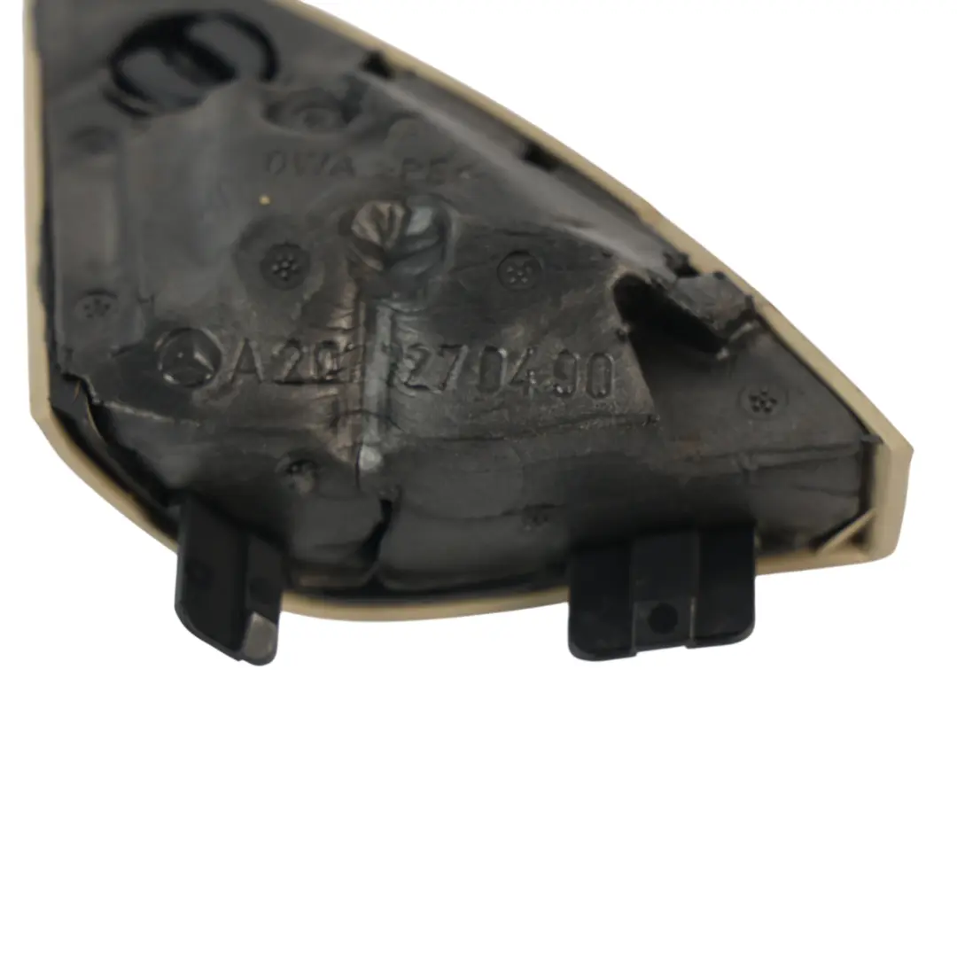 W207 Rivestimento Interno Triangolo Porta Destra Beige per Mercedes con numero di parte A2077200411 Mercedes W207 Rivestimento Interno Triangolo Porta Destra Beige - SKU A2077200411-1 - Numero di parte A2077200411