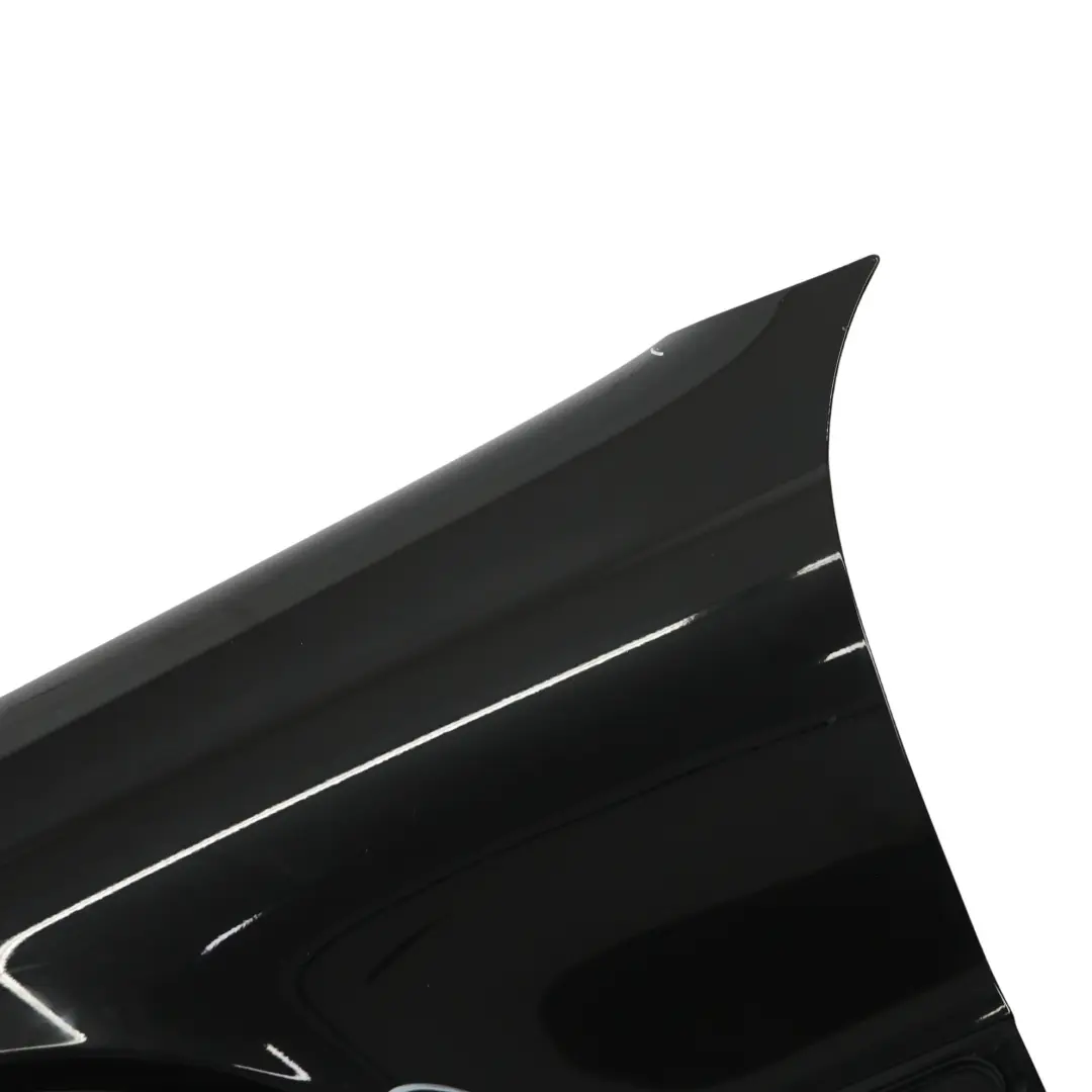 Seitenverkleidung Mercedes A209 C209 Vorne Links Kotflügel Obsidian Black - 197 für mit Teilenummer A2098800318 Seitenverkleidung Mercedes A209 C209 Vorne Links Kotflügel Obsidian Black - 197 - SKU A2098800318-OB - Teilenummer A2098800318