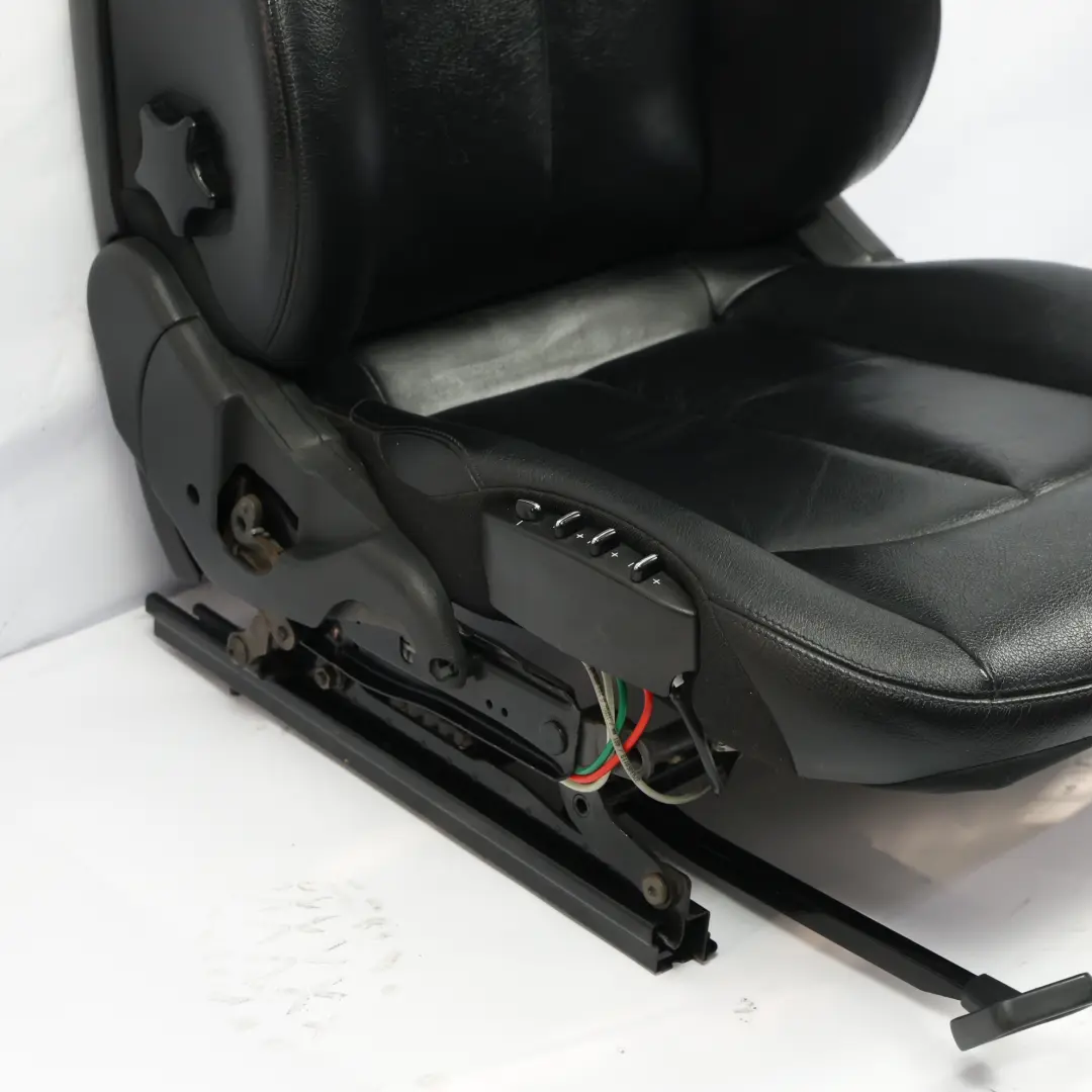 Mercedes A209 Przedni Lewy Fotel Wielokonturowy Czarna Skóra Nappa Amaretta - SKU A2099106993-1 - Numer Części A2099106993