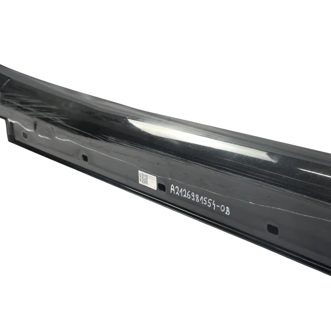 Faldón Umbral AMG Derecho Negro Obsidiana Metálico 775 para Mercedes W212 con número de pieza A2126981554 Mercedes W212 Faldón Umbral AMG Derecho Negro Obsidiana Metálico 775 - SKU A2126981554-OB - Número de pieza A2126981554