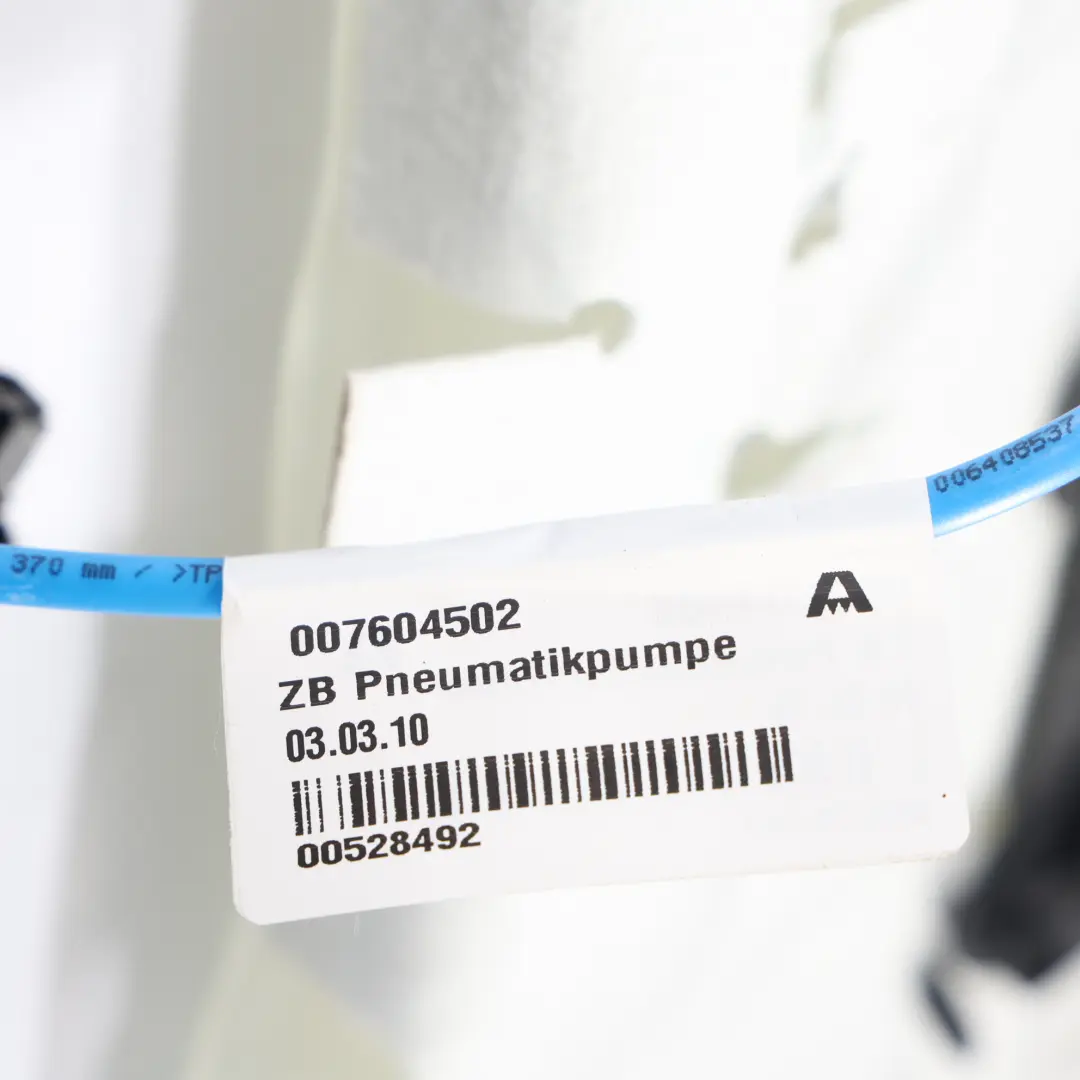 Vordersitz Lordosenstütze Pumpe Links Rechts für Mercedes W204 W212 mit Teilenummer A2129100475 Mercedes W204 W212 Vordersitz Lordosenstütze Pumpe Links Rechts - SKU A2129100475 - Teilenummer A2129100475