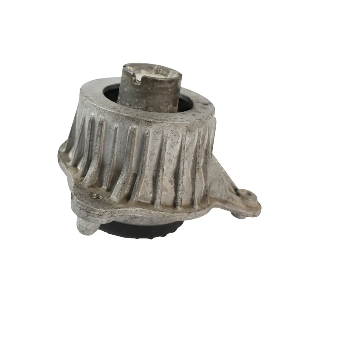 Supporto Staffa Motore Destro per Mercedes W205 W213 W238 con numero di parte A2132403500 Mercedes W205 W213 W238 Supporto Staffa Motore Destro - SKU A2132403500 - Numero di parte A2132403500