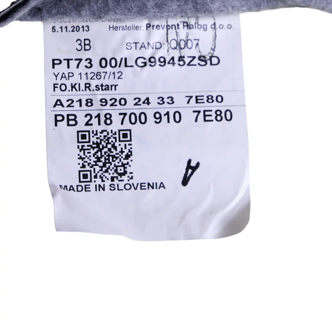 Asiento Trasero Base Derecho Panel Cubierta Cuero Negro para Mercedes C218 con número de pieza A2189202433 Mercedes C218 Asiento Trasero Base Derecho Panel Cubierta Cuero Negro - SKU A2189202433 - Número de pieza A2189202433