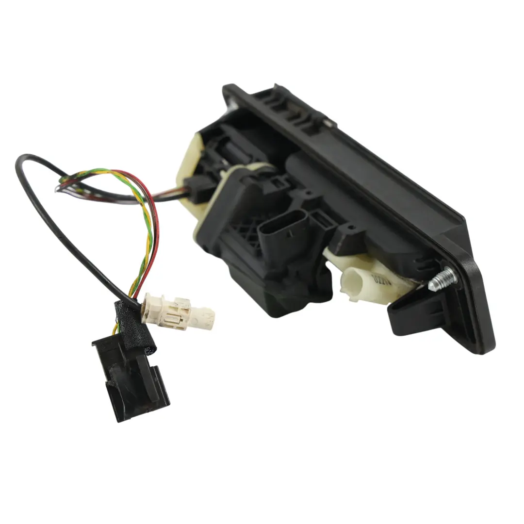 Manija Portón Cámara Trasera para Mercedes CLA C117 S W222 con número de pieza A2227500593 Mercedes CLA C117 S W222 Manija Portón Cámara Trasera - SKU A2227500593 - Número de pieza A2227500593