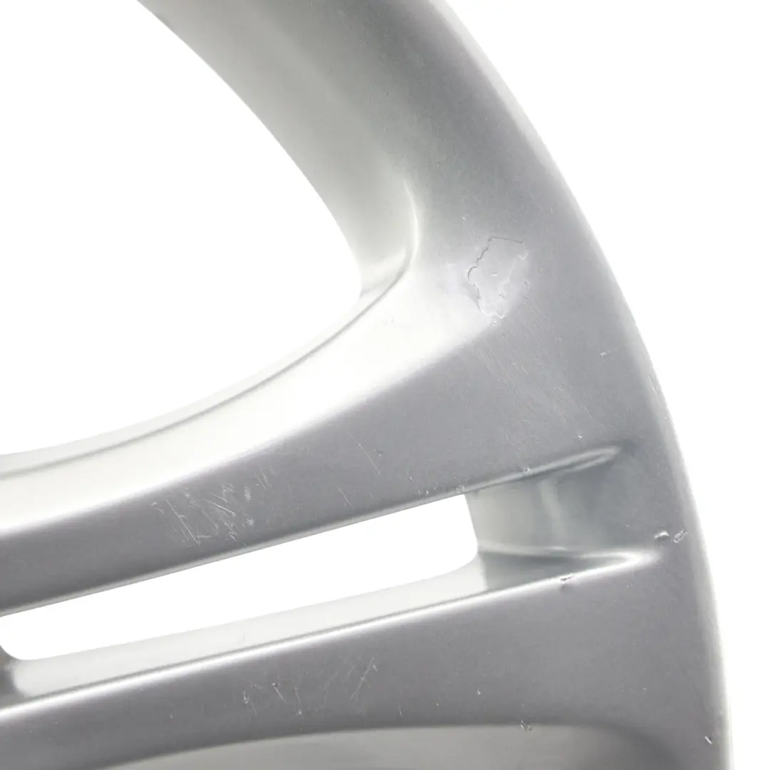 Srebrna Felga Aluminiowa 17" 7.5J ET:52.5 do Mercedes W176 W246 o numerze A2464011002 Mercedes W176 W246 Srebrna Felga Aluminiowa 17" 7.5J ET:52.5 - SKU A2464011002-1 - Numer Części A2464011002