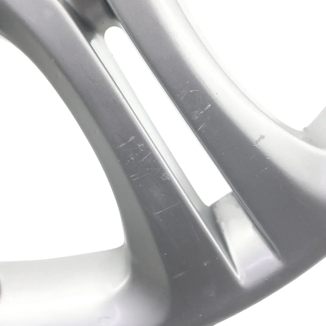 Silberne Leichtmetallfelge 17" 7.5J ET:52.5 für Mercedes W176 W246 mit Teilenummer A2464011002 Mercedes W176 W246 Silberne Leichtmetallfelge 17" 7.5J ET:52.5 - SKU A2464011002-1 - Teilenummer A2464011002