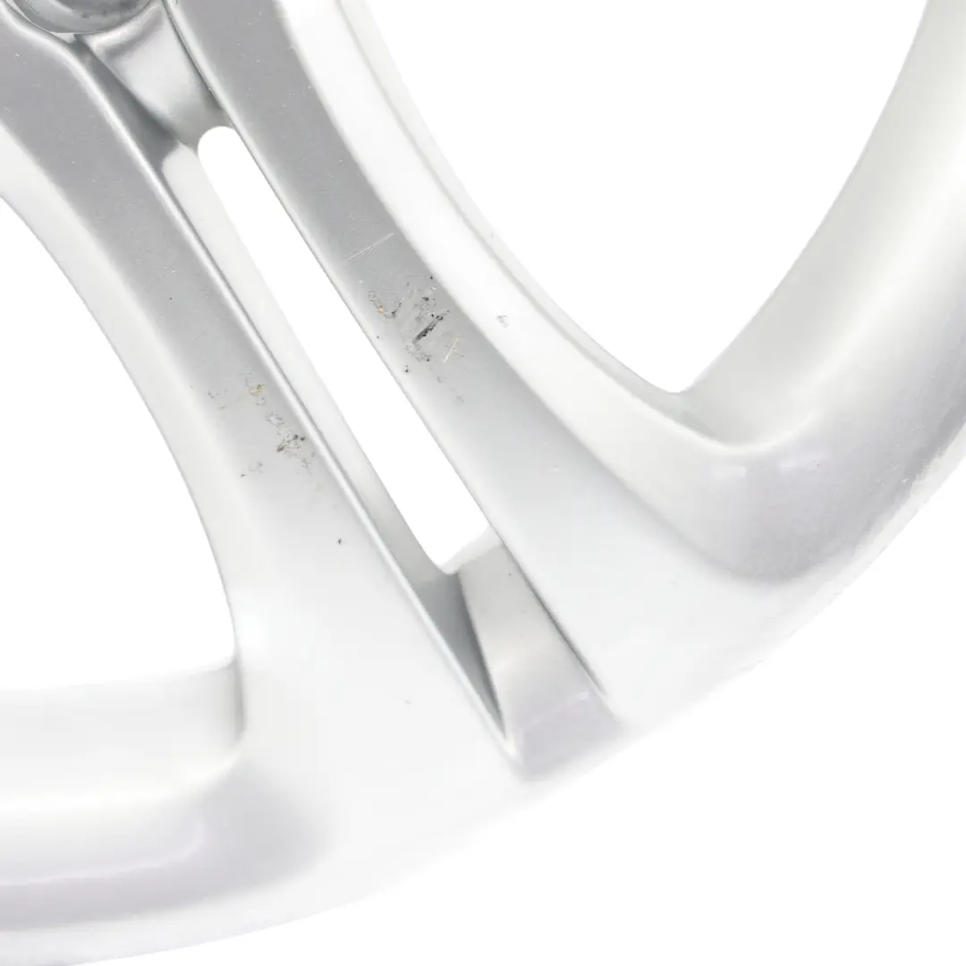 Silberne Leichtmetallfelge 17" 7.5J ET:52.5 für Mercedes W176 W246 mit Teilenummer A2464011002 Mercedes W176 W246 Silberne Leichtmetallfelge 17" 7.5J ET:52.5 - SKU A2464011002-2 - Teilenummer A2464011002