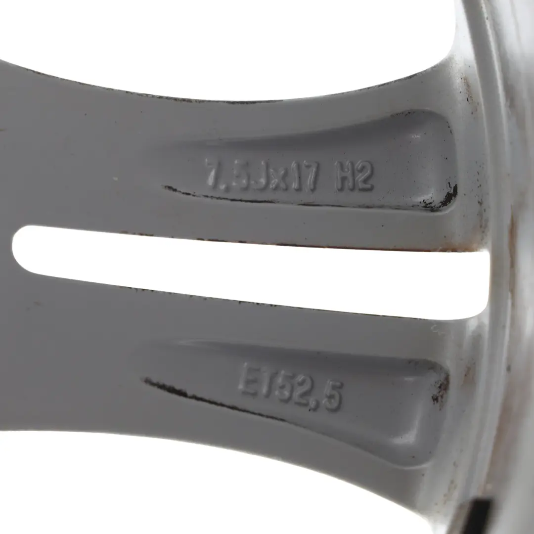 Silberne Leichtmetallfelge 17" 7.5J ET:52.5 für Mercedes W176 W246 mit Teilenummer A2464011002 Mercedes W176 W246 Silberne Leichtmetallfelge 17" 7.5J ET:52.5 - SKU A2464011002-2 - Teilenummer A2464011002