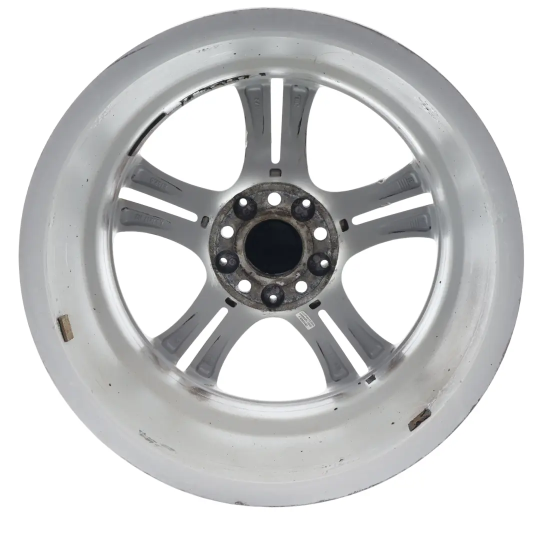 Silberne Leichtmetallfelge 17" 7.5J ET:52.5 für Mercedes W176 W246 mit Teilenummer A2464011002 Mercedes W176 W246 Silberne Leichtmetallfelge 17" 7.5J ET:52.5 - SKU A2464011002-2 - Teilenummer A2464011002