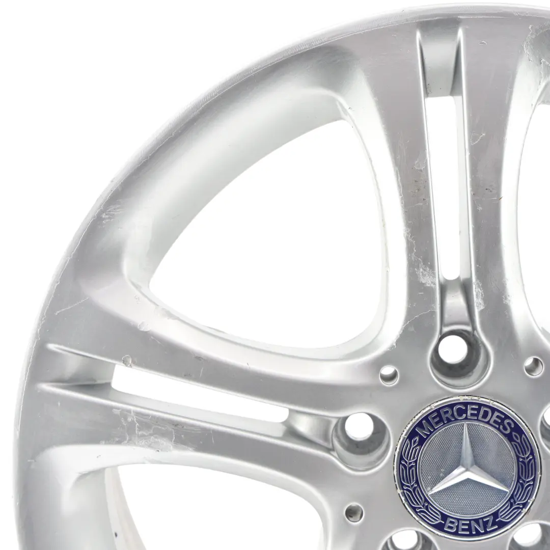 Silberne Leichtmetallfelge 17" 7.5J ET:52.5 für Mercedes W176 W246 mit Teilenummer A2464011002 Mercedes W176 W246 Silberne Leichtmetallfelge 17" 7.5J ET:52.5 - SKU A2464011002-2 - Teilenummer A2464011002