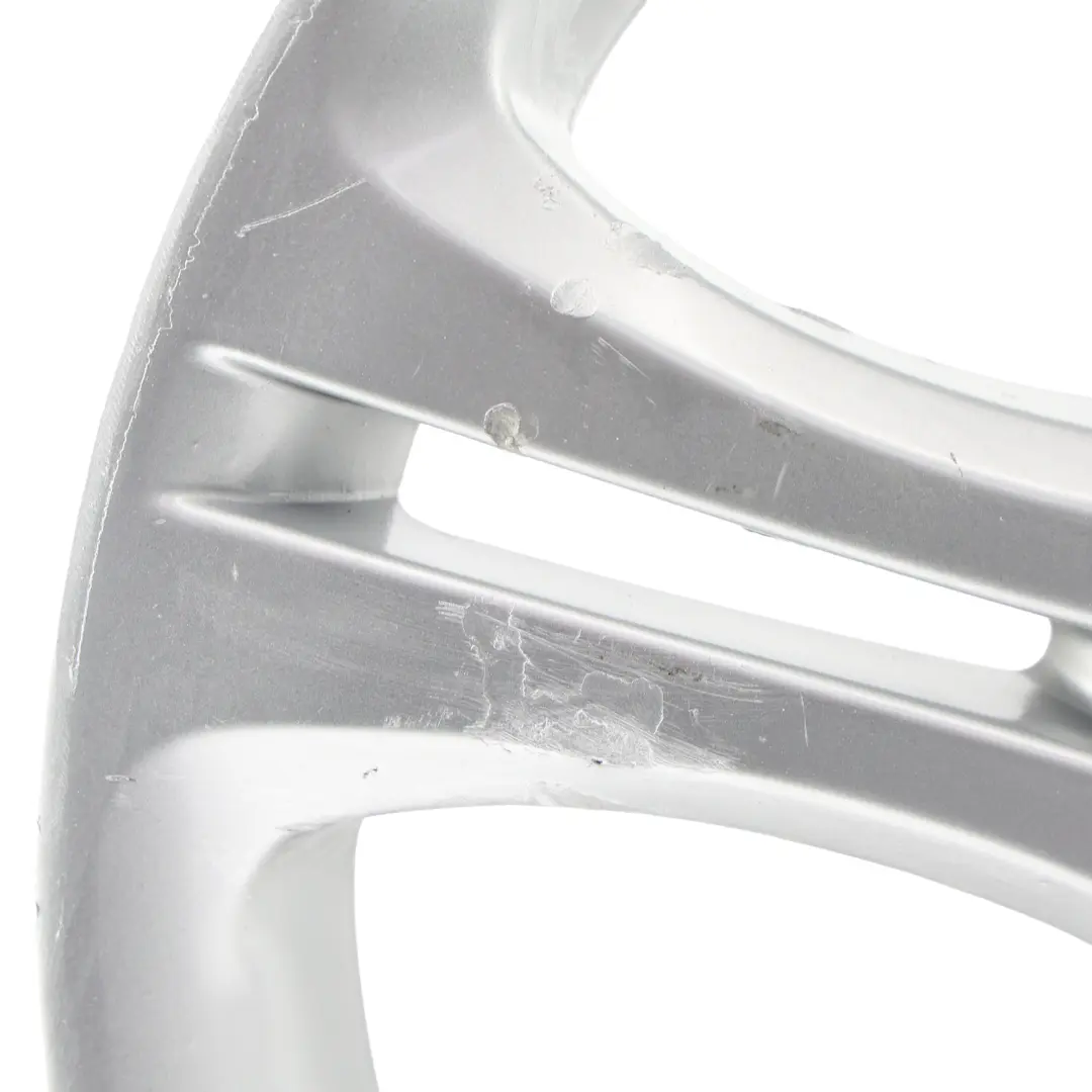 Silberne Leichtmetallfelge 17" 7.5J ET:52.5 für Mercedes W176 W246 mit Teilenummer A2464011002 Mercedes W176 W246 Silberne Leichtmetallfelge 17" 7.5J ET:52.5 - SKU A2464011002-2 - Teilenummer A2464011002