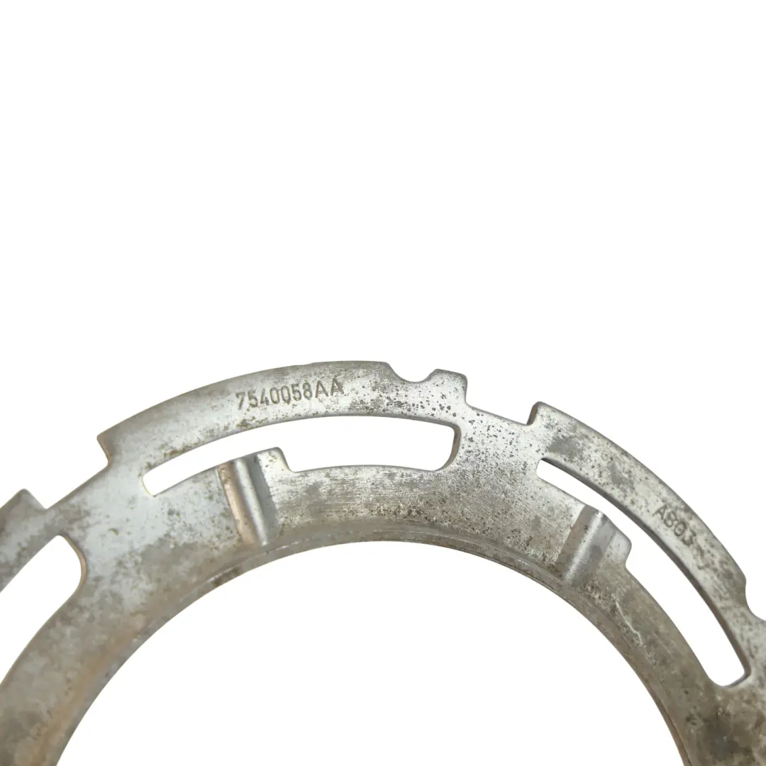 Anello Fissaggio Serbatoio per Mercedes C117 C118 W176 W177 W246 con numero di parte A2464710030 Mercedes C117 C118 W176 W177 W246 Anello Fissaggio Serbatoio - SKU A2464710030 - Numero di parte A2464710030