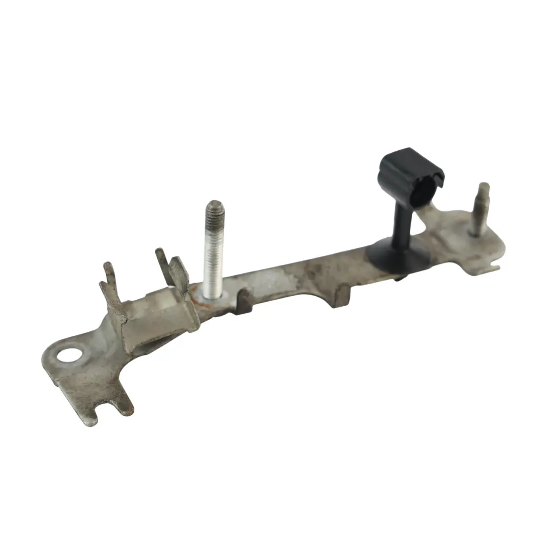 Abgasdruck Sensor Halterung für Mercedes C117 W176 W246 mit Teilenummer A2464900840 Mercedes C117 W176 W246 Abgasdruck Sensor Halterung - SKU A2464900840 - Teilenummer A2464900840