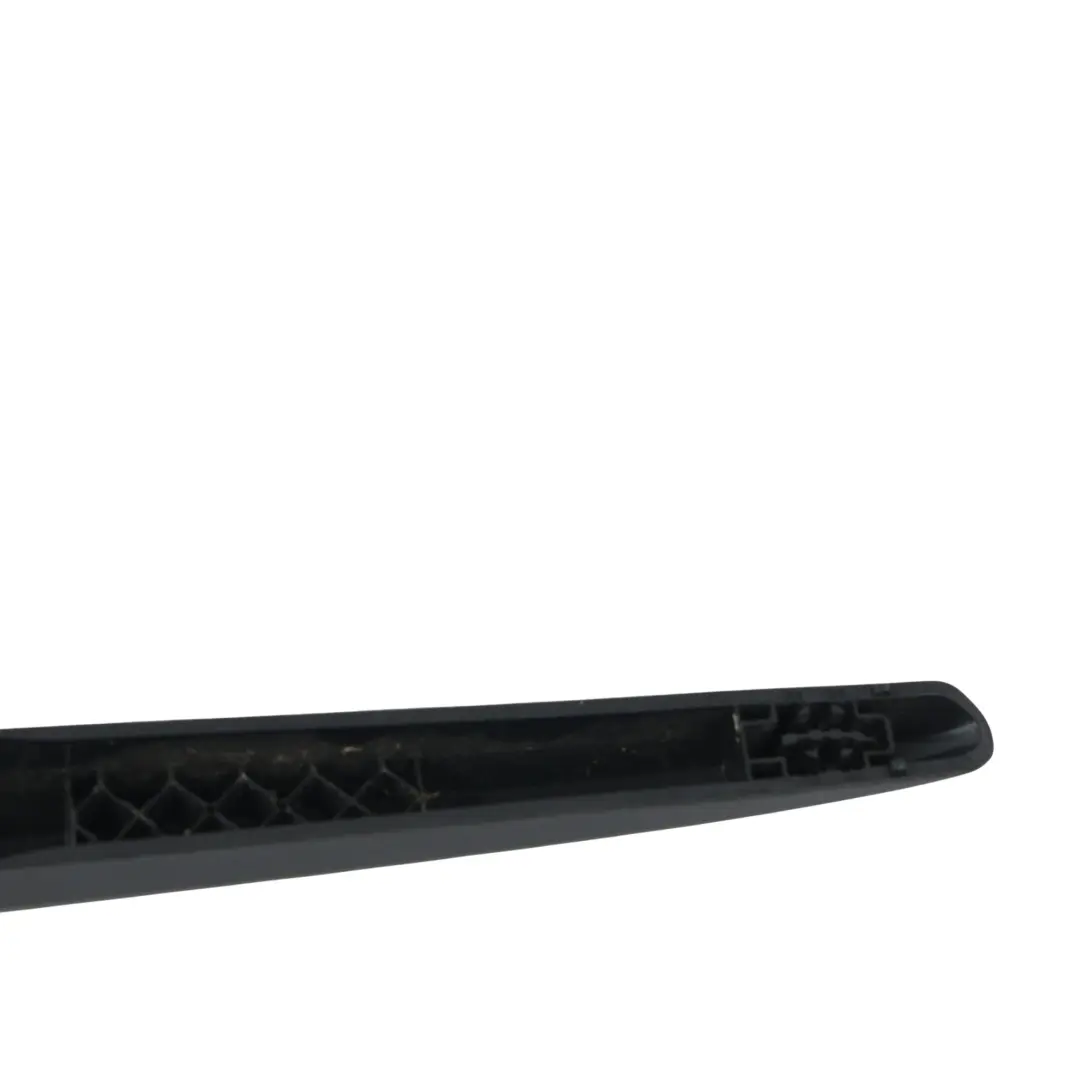 Copertura Vetro Posteriore Braccio Tergicristallo per Mercedes W177 W247 con numero di parte A2478206400 Mercedes W177 W247 Copertura Vetro Posteriore Braccio Tergicristallo - SKU A2478206400-1 - Numero di parte A2478206400