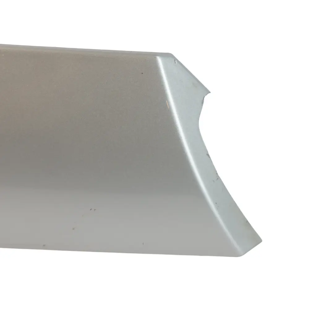 W414 Vaneo Cubierta Bisagra Portón Trasero Derecho Plata para Mercedes con número de pieza A4146940133 Mercedes W414 Vaneo Cubierta Bisagra Portón Trasero Derecho Plata - SKU A4146940133-BRS - Número de pieza A4146940133