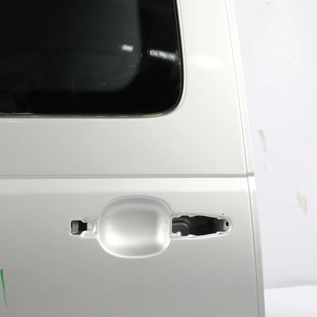 Mercedes-Benz Vaneo W414 Puerta Corredera Trasera Derecha Plata Brillante - 9744 para con número de pieza A4147300005 Mercedes-Benz Vaneo W414 Puerta Corredera Trasera Derecha Plata Brillante - 9744 - SKU A4147300005-BRS - Número de pieza A4147300005