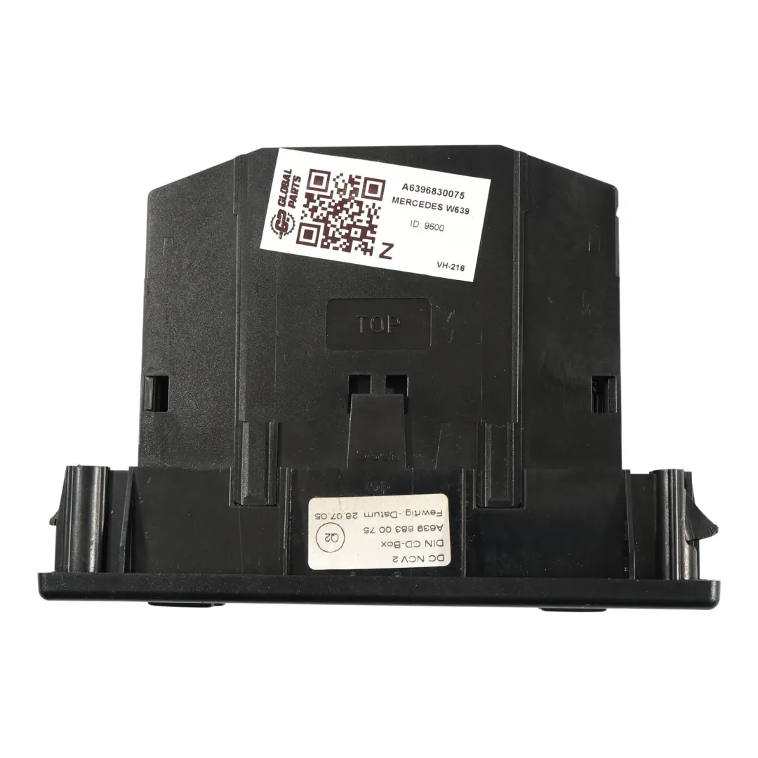 Pannello Cruscotto Vano CD Changer per Mercedes W639 con numero di parte A6396830075 Mercedes W639 Pannello Cruscotto Vano CD Changer - SKU A6396830075 - Numero di parte A6396830075