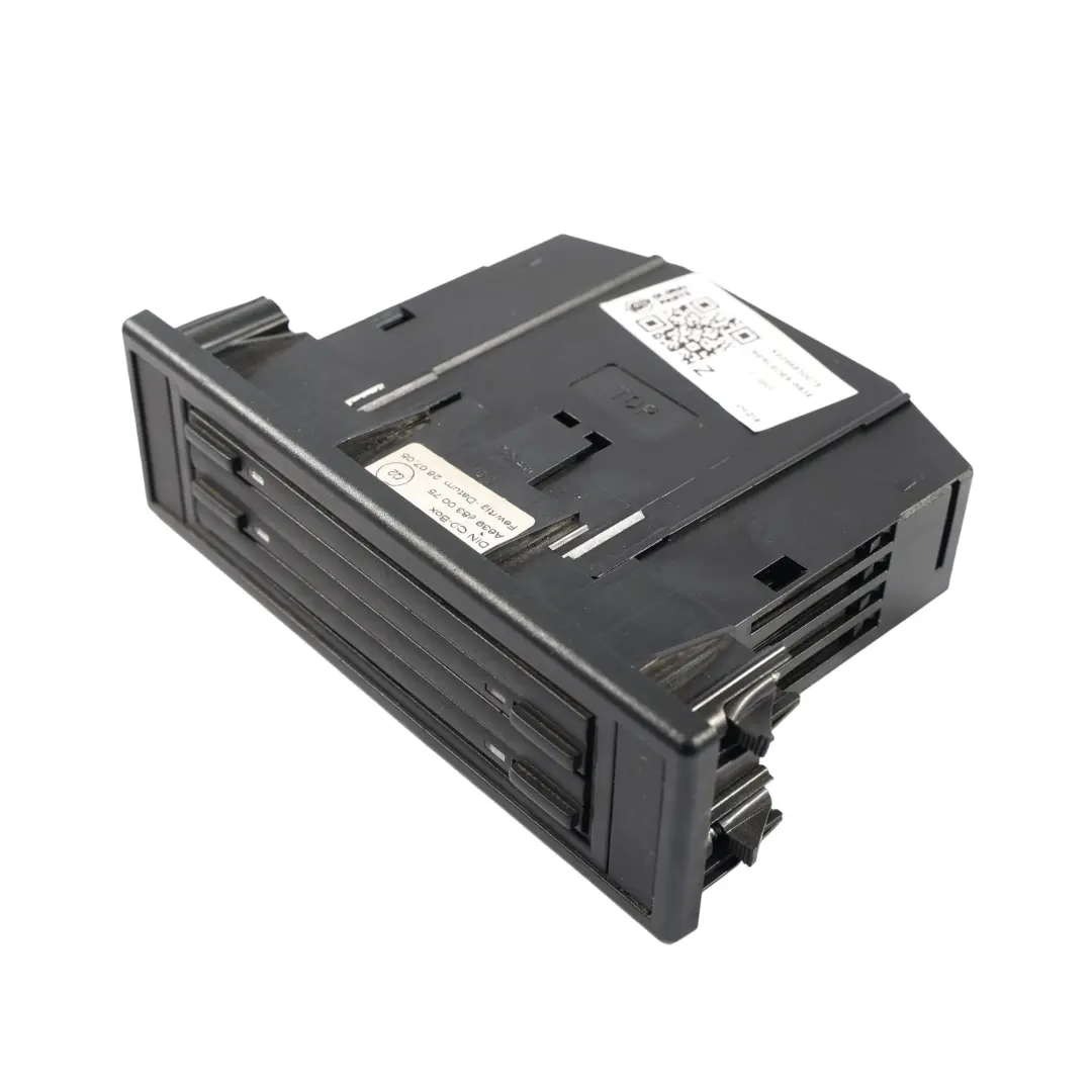 Panneau Tableau Bord Changeur CD Compartiment pour Mercedes W639 à propos du numéro de pièce A6396830075 Mercedes W639 Panneau Tableau Bord Changeur CD Compartiment - SKU A6396830075 - Numéro de pièce A6396830075