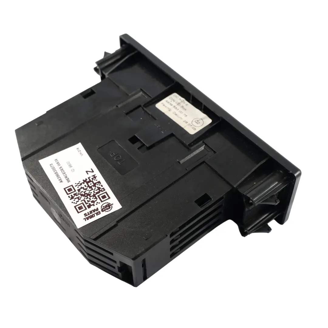 Mercedes W639 Pannello Cruscotto Vano CD Changer - SKU A6396830075 - Numero di parte A6396830075