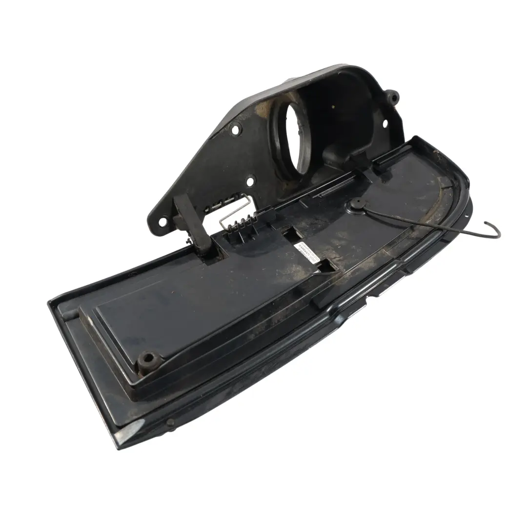 Mercedes Vito W639 Kraftstofftankklappe Abdeckung Carbon Schwarz 040 - SKU A6397500304-CBL - Teilenummer A6397500304