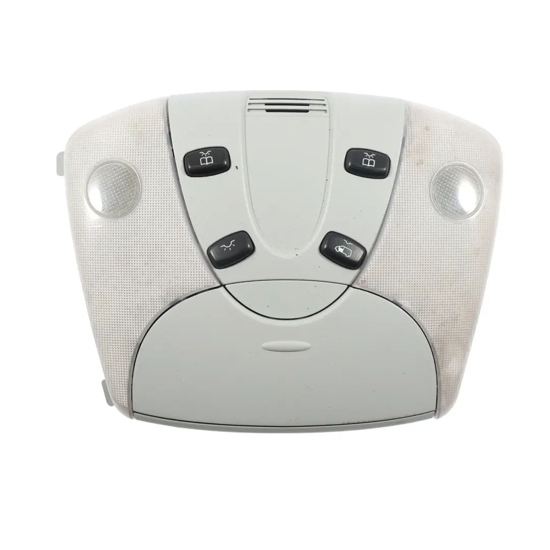 Lampka Wnętrza Panel Sterowania Podsufitki do Mercedes W639 o numerze A6398200001 Mercedes W639 Lampka Wnętrza Panel Sterowania Podsufitki - SKU A6398200001 - Numer Części A6398200001