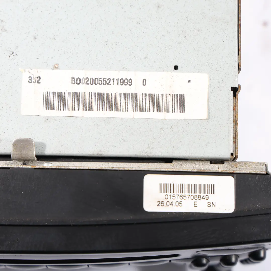 Sistema Navegación Radio CD Player para Mercedes W639 con número de pieza A6398201389 Mercedes W639 Sistema Navegación Radio CD Player - SKU A6398201389 - Número de pieza A6398201389