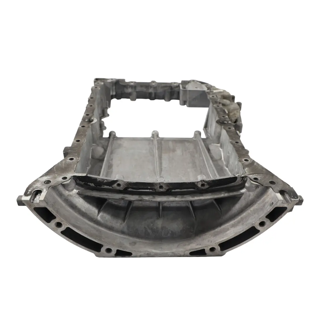 OM642 Diesel Motor Ölwanne Oberer Bereich für Mercedes W221 mit Teilenummer A6420140202 Mercedes W221 OM642 Diesel Motor Ölwanne Oberer Bereich - SKU A6420140202 - Teilenummer A6420140202