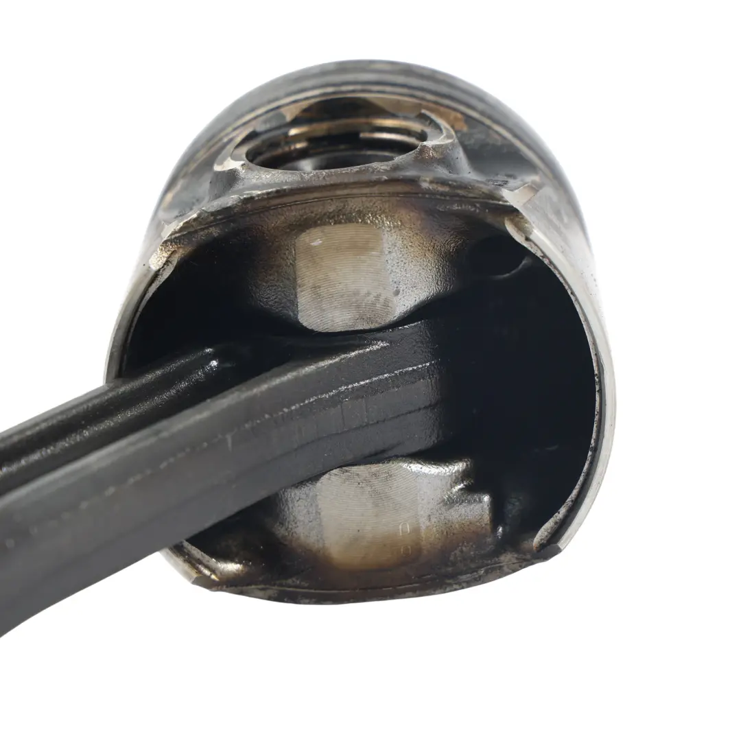 OM651.901 Piston Bielle 4 Cylindres pour Mercedes W176 à propos du numéro de pièce A6510301617 Mercedes W176 OM651.901 Piston Bielle 4 Cylindres - SKU A6510301617 - Numéro de pièce A6510301617