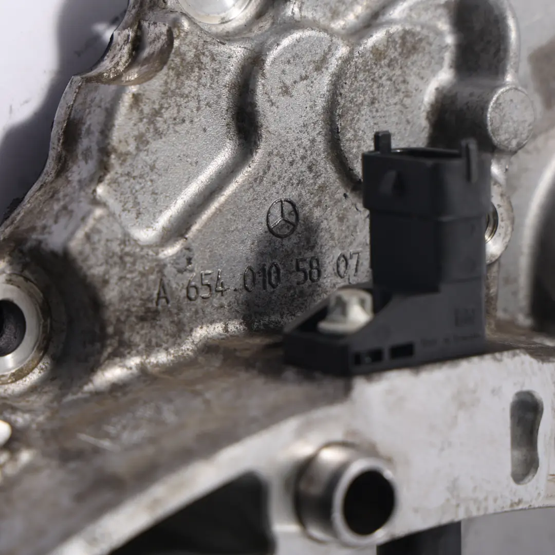 W907 Motor Steuerdeckel Abdeckung OM654 Diesel für Mercedes Sprinter mit Teilenummer A6540105807 Mercedes Sprinter W907 Motor Steuerdeckel Abdeckung OM654 Diesel - SKU A6540105807 - Teilenummer A6540105807