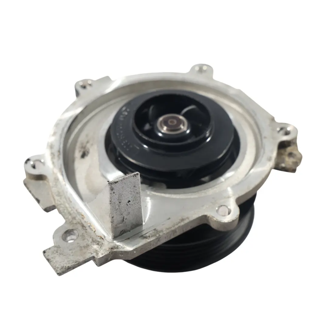 W907 Pompa Acqua Refrigerante OM654.920 Diesel per Mercedes Sprinter con numero di parte A6542010110 Mercedes Sprinter W907 Pompa Acqua Refrigerante OM654.920 Diesel - SKU A6542010110 - Numero di parte A6542010110