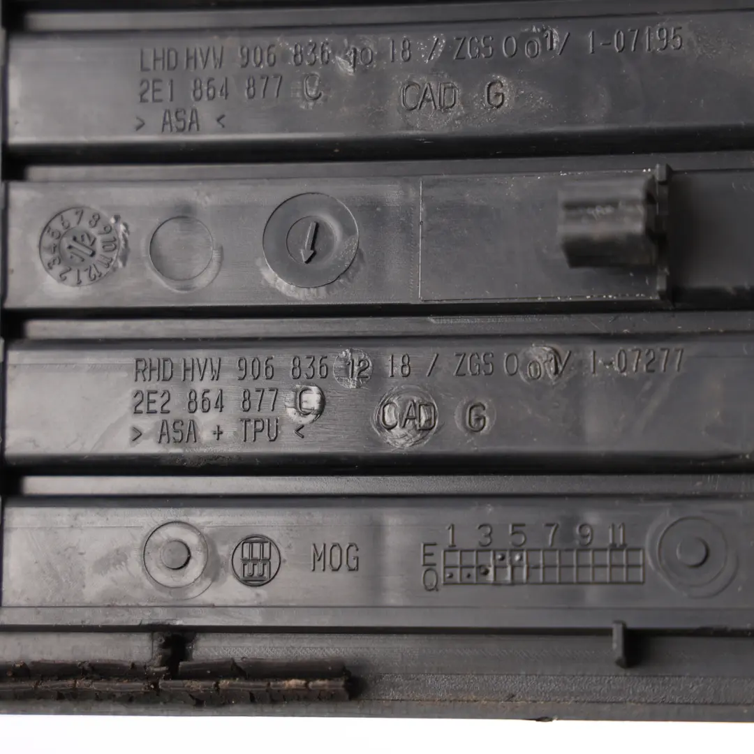 Mk1 Bonnet Air Vent Grille Cover Trim Left N/S 2E2864877C to Volkswagen Crafter 2E with Part number 2E2864877D Volkswagen Crafter 2E Mk1 Bonnet Air Vent Grille Cover Trim Left N/S 2E2864877C - SKU RHD-2E2864877D - Part number 2E2864877D