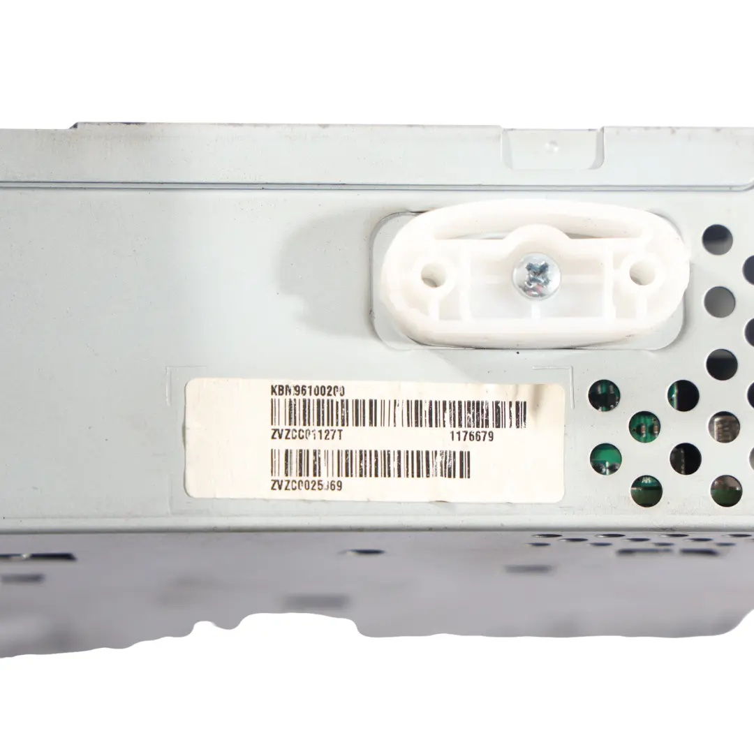 Volkswagen Crafter 2E Radio CD Player Head Unit - SKU A9069004000 - Part number A9069004000