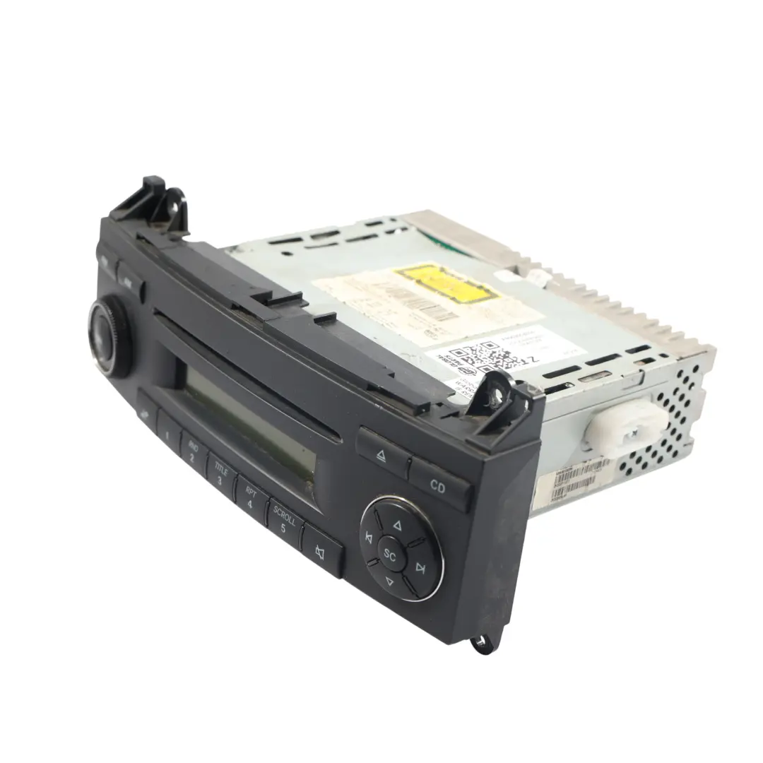 Radio CD Player Kopfeinheit für Volkswagen Crafter 2E mit Teilenummer A9069004000 Volkswagen Crafter 2E Radio CD Player Kopfeinheit - SKU A9069004000 - Teilenummer A9069004000