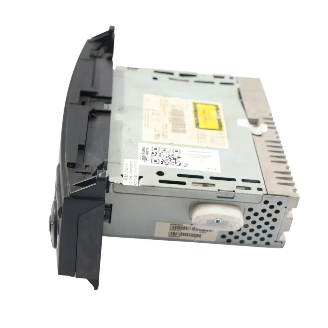 Volkswagen Crafter 2E Radio CD Player Head Unit - SKU A9069004000 - Part number A9069004000