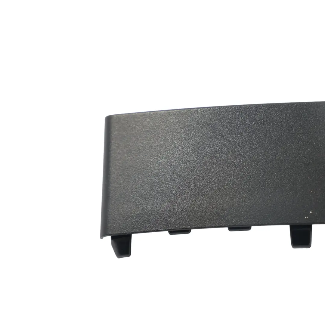 W907 Cubierta Panel Columna Dirección Negro para Mercedes con número de pieza A9104602100 Mercedes W907 Cubierta Panel Columna Dirección Negro - SKU A9104602100 - Número de pieza A9104602100