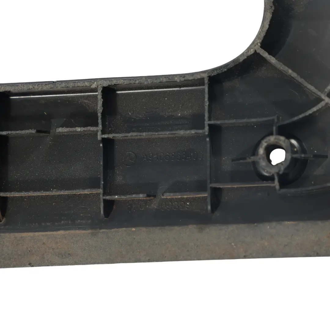 W907 W910 Garniture Couvercle Porte Avant Droit pour Mercedes Sprinter à propos du numéro de pièce A9106863400 Mercedes Sprinter W907 W910 Garniture Couvercle Porte Avant Droit - SKU A9106863400 - Numéro de pièce A9106863400