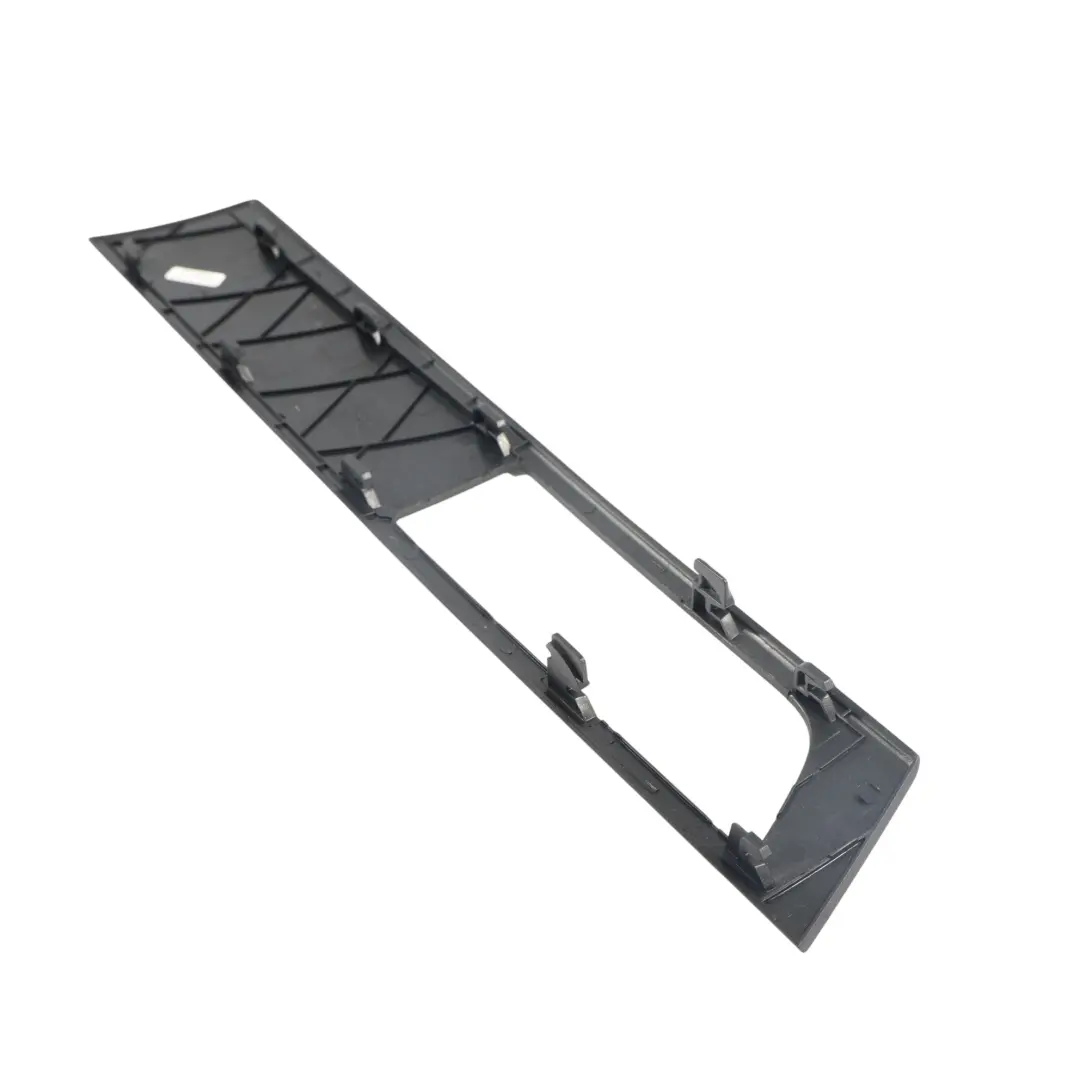 Land Rover Discovery 4 L319 Tirador Puerta Trasera Izquierda - SKU AH22-22621-ACW - Número de pieza AH22-22621-ACW