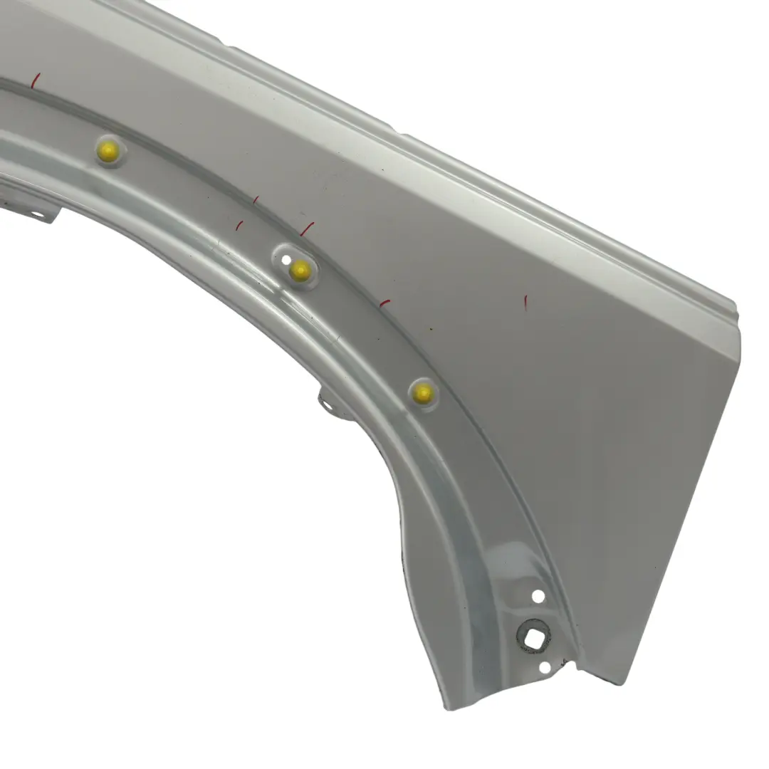 Panneau Aile Droite Garde-Boue Argent Zermatt 798 pour Land Rover Discovery 3 L319 à propos du numéro de pièce ASB780020 Land Rover Discovery 3 L319 Panneau Aile Droite Garde-Boue Argent Zermatt 798 - SKU ASB780020-ZSI - Numéro de pièce ASB780020