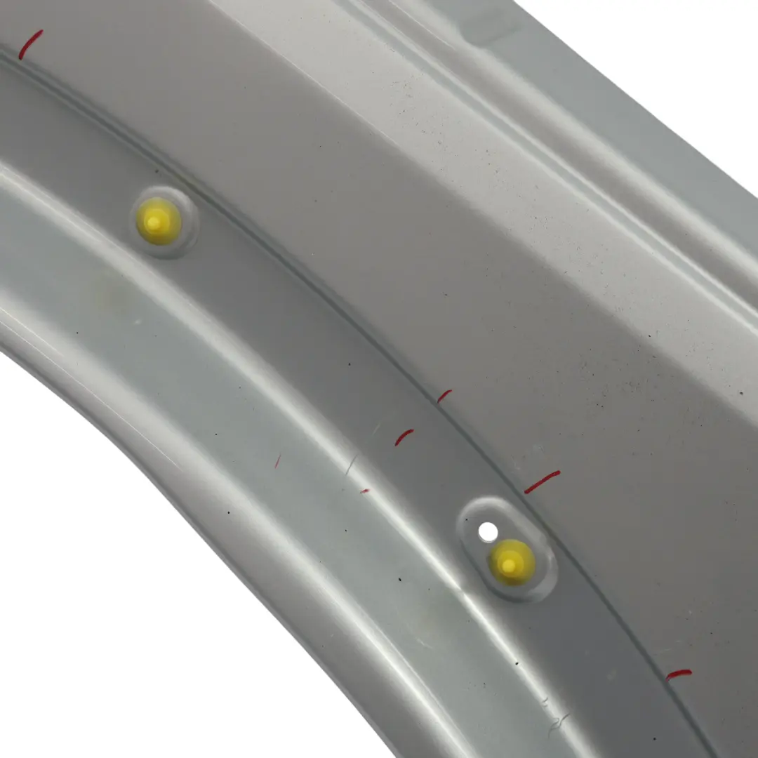 Parafango Destro Laterale Zermatt Argento 798 per Land Rover Discovery 3 L319 con numero di parte ASB780020 Land Rover Discovery 3 L319 Parafango Destro Laterale Zermatt Argento 798 - SKU ASB780020-ZSI - Numero di parte ASB780020