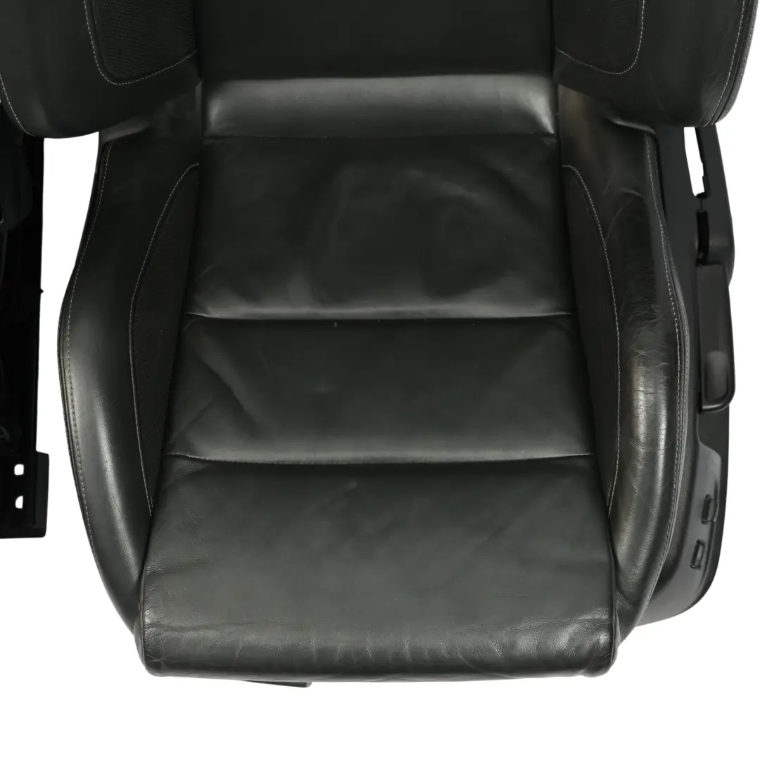 Fotele Kanapa Grzane Sport Skóra Valcona Czarne Komplet Zestaw do Audi RS4 B7 o numerze AUDI-RS4-B7-SEATS-LEATHER-VALCONA-SET Audi RS4 B7 Fotele Kanapa Grzane Sport Skóra Valcona Czarne Komplet Zestaw - SKU AUDI-RS4-B7-SEATS-LEATHER-VALCONA-SET - Numer Części AUDI-RS4-B7-SEATS-LEATHER-VALCONA-SET