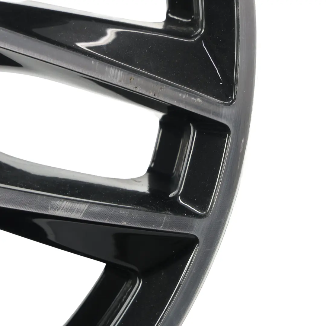 Felga Aluminiowa Srebrna Czarna 18" 8J ET:42 VIA do Audi o numerze AUDI-VIA-18 Audi Felga Aluminiowa Srebrna Czarna 18" 8J ET:42 VIA - SKU AUDI-VIA-18-2 - Numer Części AUDI-VIA-18