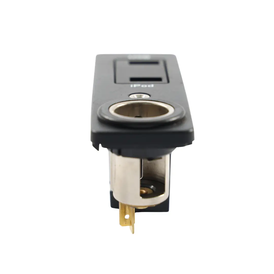 Range Rover Evoque L538 Connecteur USB AUX Ports Panneau - SKU AW93-19C166-AA - Numéro de pièce AW93-19C166-AA