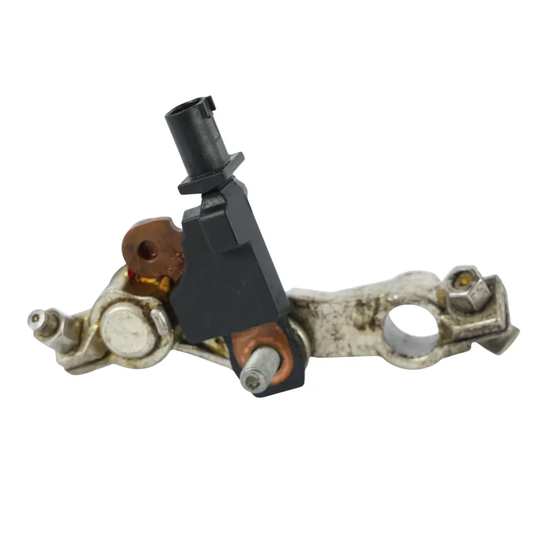 Negative Battery Terminal Mount to Land Rover Discovery 4 L319 with Part number BJ32-10C679-AE Land Rover Discovery 4 L319 Negative Battery Terminal Mount - SKU RHD-LR038721 - Part number BJ32-10C679-AE