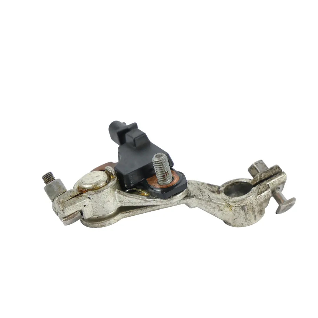Negative Battery Terminal Mount to Land Rover Discovery 4 L319 with Part number BJ32-10C679-AE Land Rover Discovery 4 L319 Negative Battery Terminal Mount - SKU RHD-LR038721 - Part number BJ32-10C679-AE