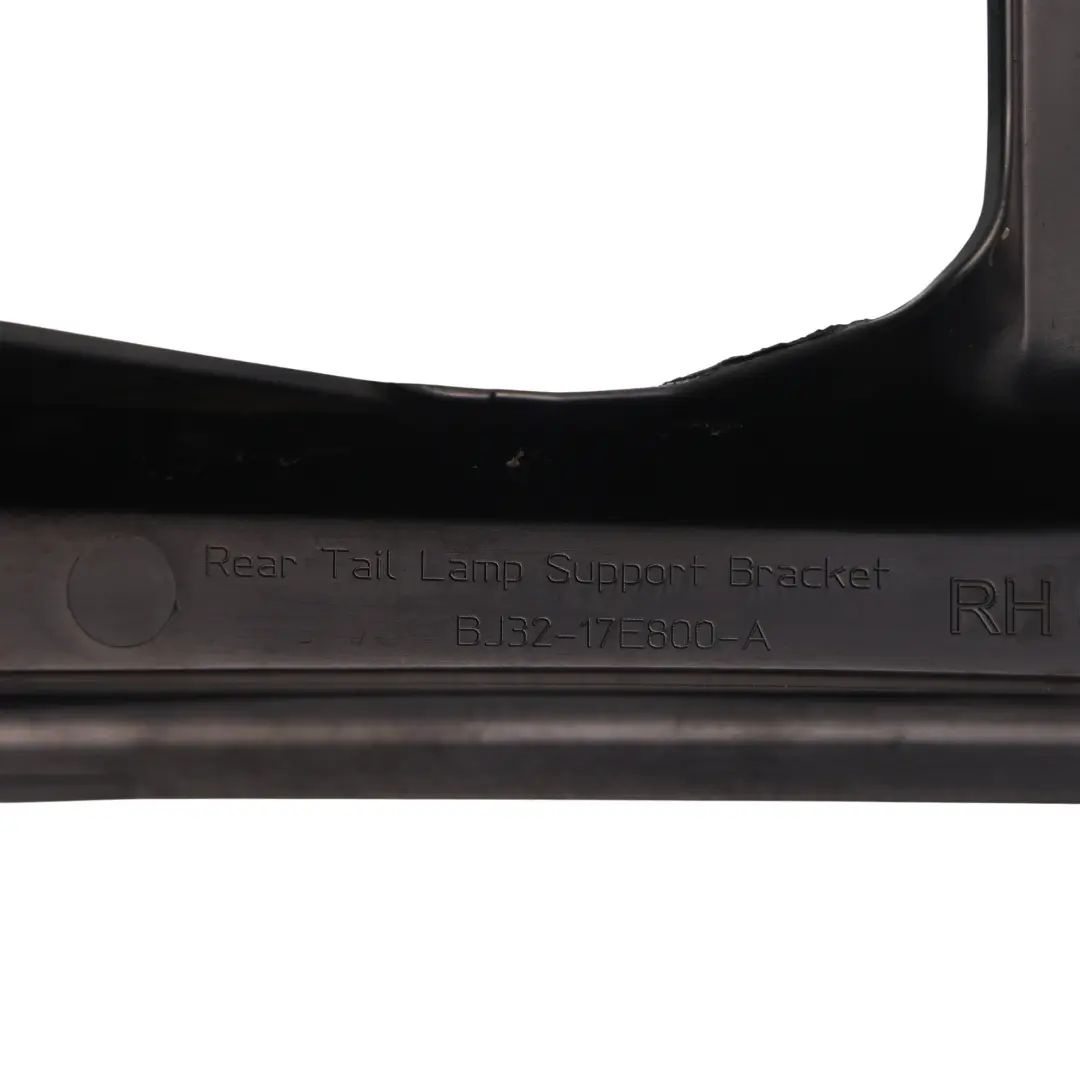 Stoßstange Halterung Hinten Rechts für Land Rover Evoque L538 mit Teilenummer BJ32-17E800-A Land Rover Evoque L538 Stoßstange Halterung Hinten Rechts - SKU BJ32-17E800-A - Teilenummer BJ32-17E800-A