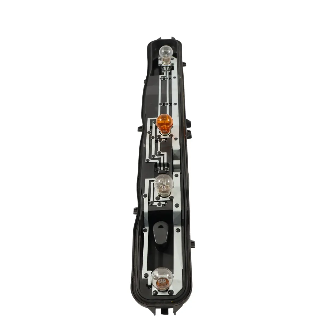 MK8 Oprawka Żarówki Lampy Tylnej Tylna Prawa BK31-13N004-AB do Ford Transit o numerze BK31-13404-AG Ford Transit MK8 Oprawka Żarówki Lampy Tylnej Tylna Prawa BK31-13N004-AB - SKU BK31-13404-AG-1 - Numer Części BK31-13404-AG