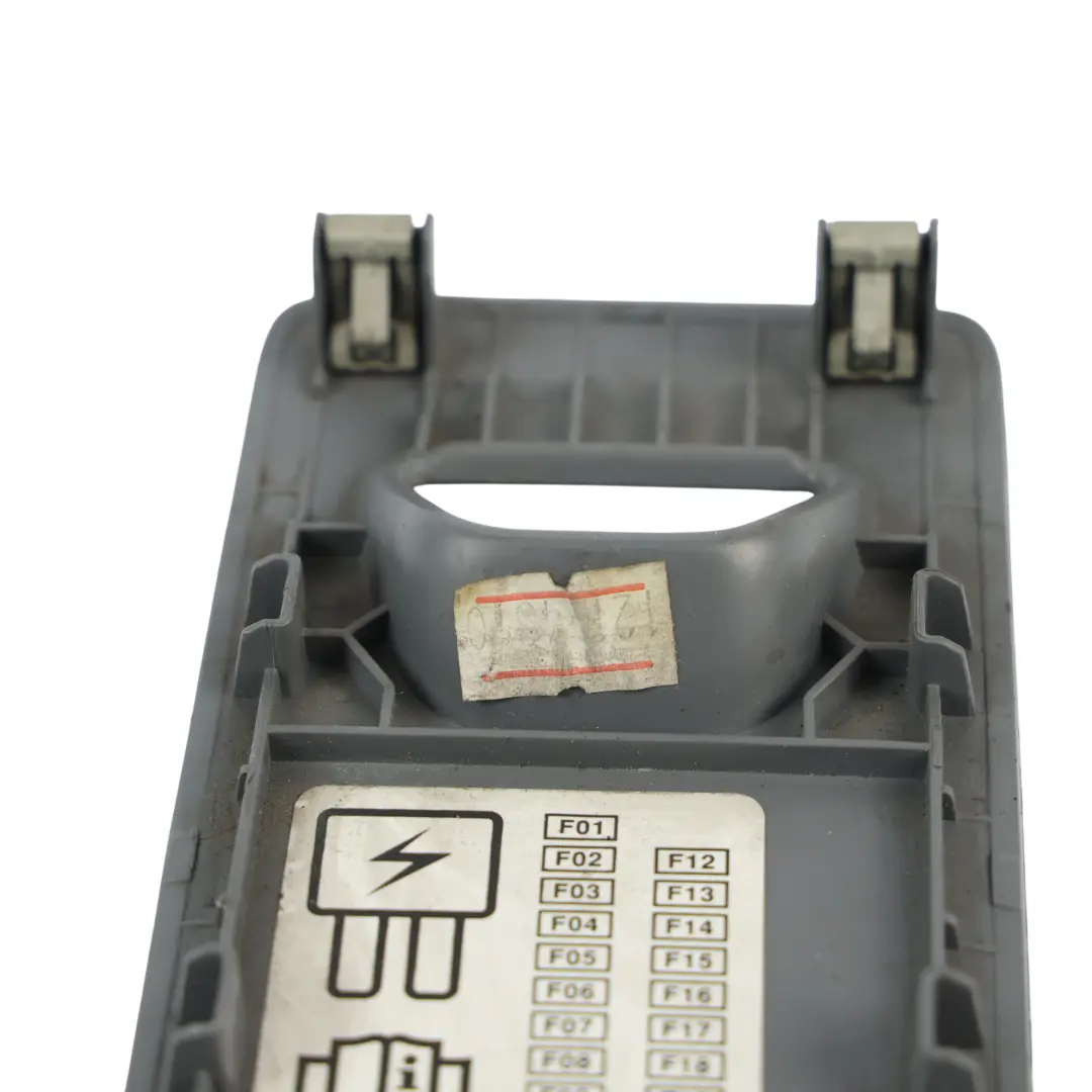 MK8 Armaturenbrett Sicherungskasten Abdeckung für Ford Transit mit Teilenummer BK31-V06156-ACW Ford Transit MK8 Armaturenbrett Sicherungskasten Abdeckung - SKU BK31-V06156-ACW - Teilenummer BK31-V06156-ACW