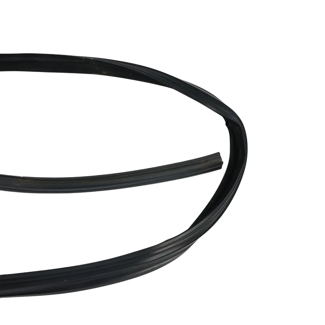 Joint Caoutchouc Vitre Porte Avant Droit pour Land Rover Discovery 3 L319 à propos du numéro de pièce CFE000486 Land Rover Discovery 3 L319 Joint Caoutchouc Vitre Porte Avant Droit - SKU CFE000486 - Numéro de pièce CFE000486