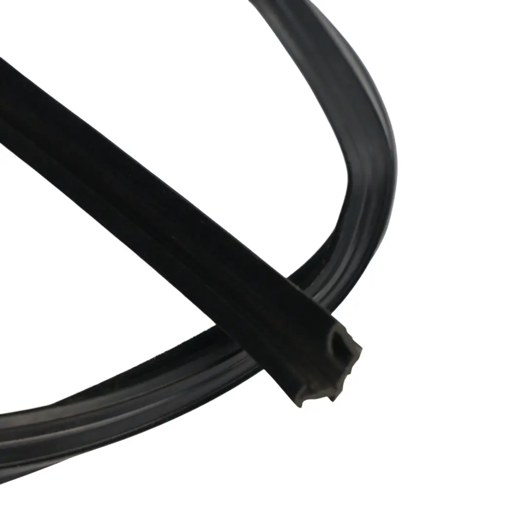 Land Rover Discovery 3 L319 Joint Caoutchouc Vitre Porte Avant Droit - SKU CFE000486 - Numéro de pièce CFE000486